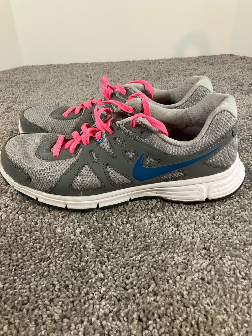Nike Revolution 2 Womens Size 10 Running Shoes 554902-006 Gray Pink